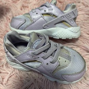 Nike huarache. Light purple 6c